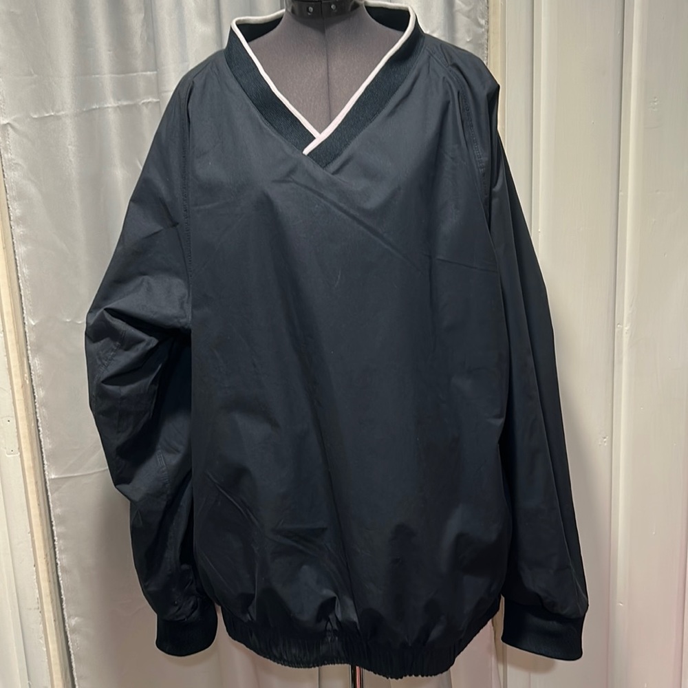 Navy blue pull over jacket men’s XL. In great shape